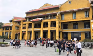 广宁省周末迎来客流小高峰