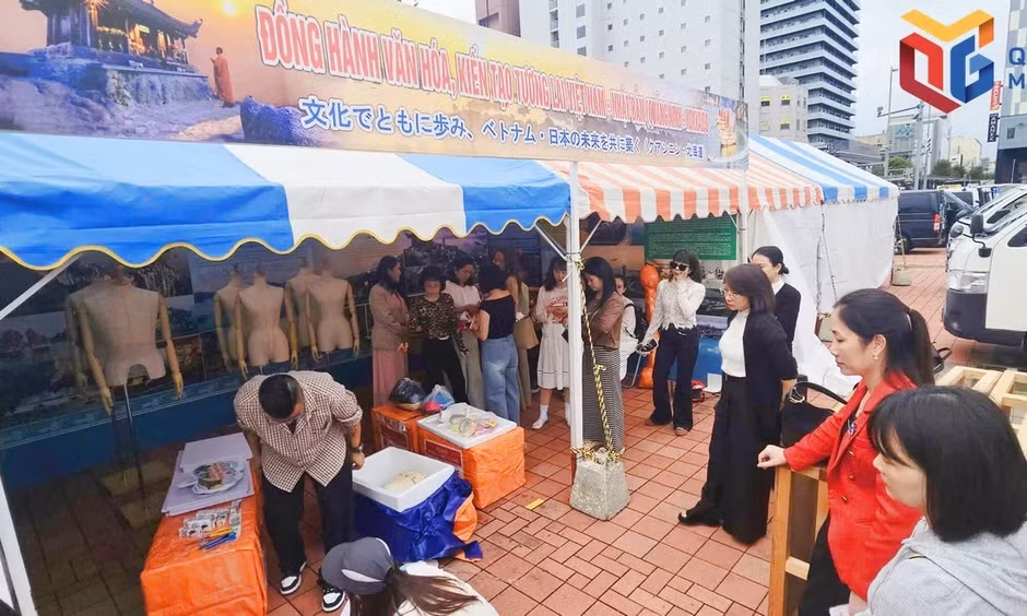 广宁市参加在日本旭川市举办的越南节