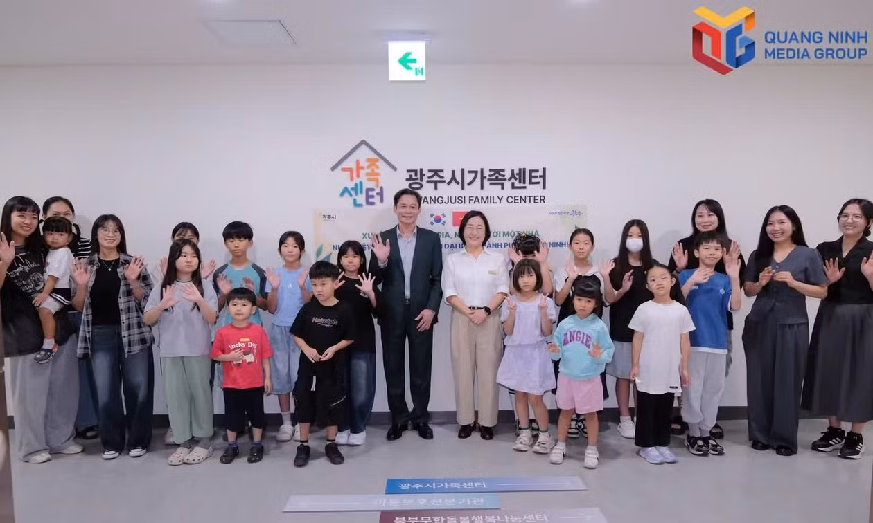 广宁市代表团考察韩国光州市社会福利模式