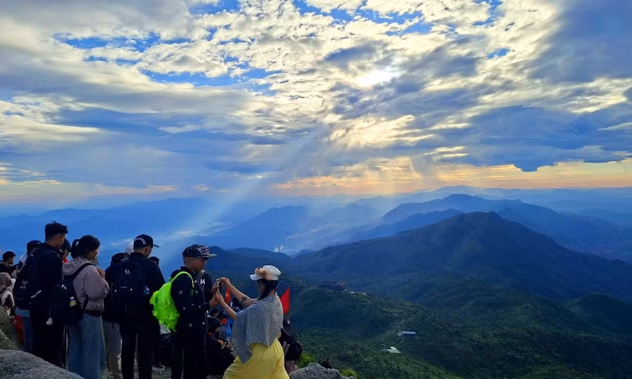 秋染安子山：名胜之境呈静美