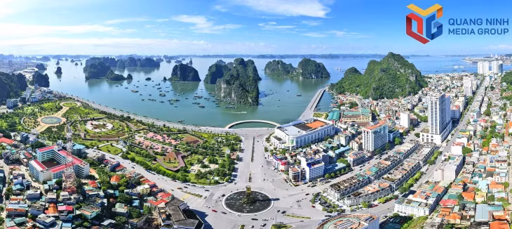 tp-ha-long-nhin-ra-vinh-ha-long-9-2021-anh-hung-son.jpg