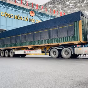 北仑河二桥进出口货物700吨